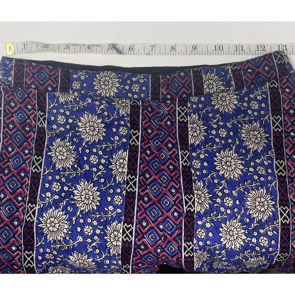 Hollister Floral Print Pattern Purple Blue Shorts Size 5 Crocket Pom Pom Edge - Picture 5 of 6